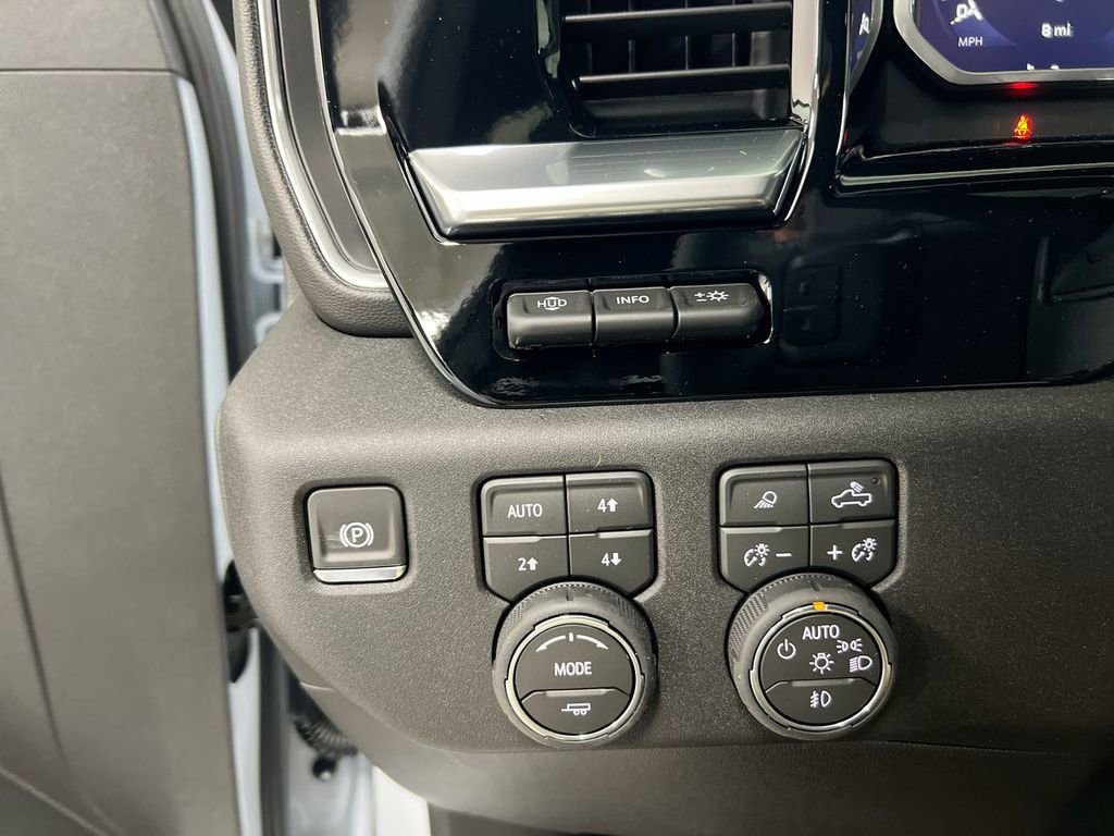 New 2026 Chevrolet Silverado 1500 High Country w/ Technology Package AWD/4WD image 19