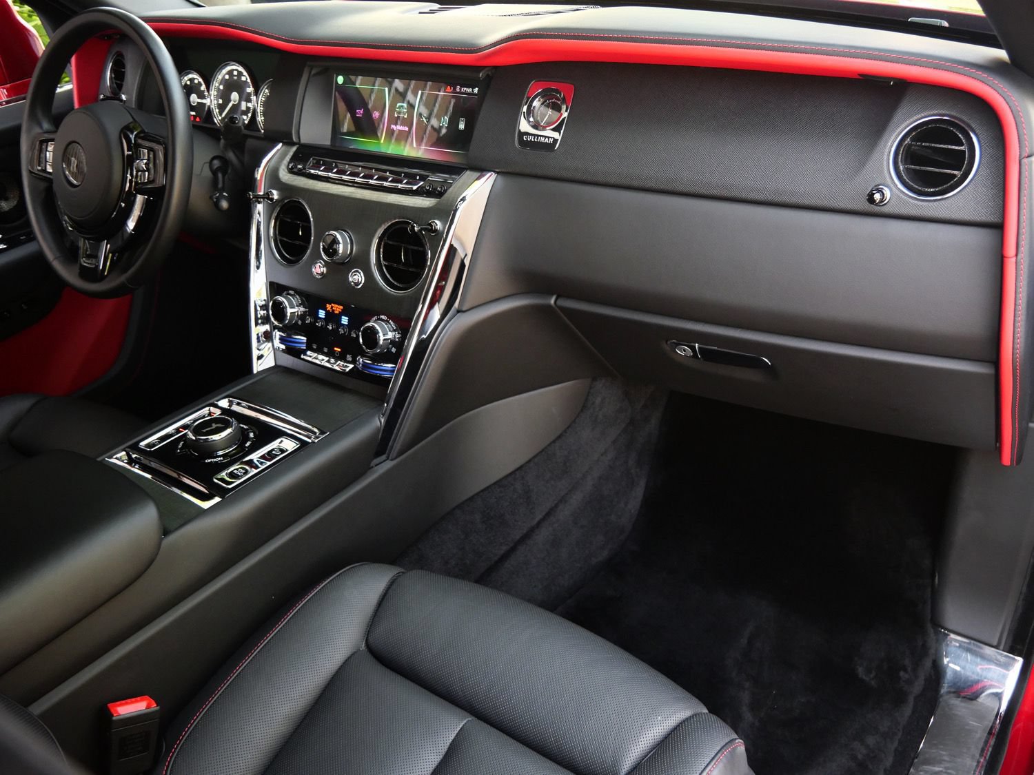 Used 2023 Rolls-Royce Cullinan AWD/4WD image 18