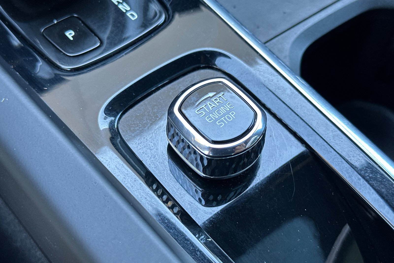 Certified 2022 Volvo XC60 B5 Momentum image 27