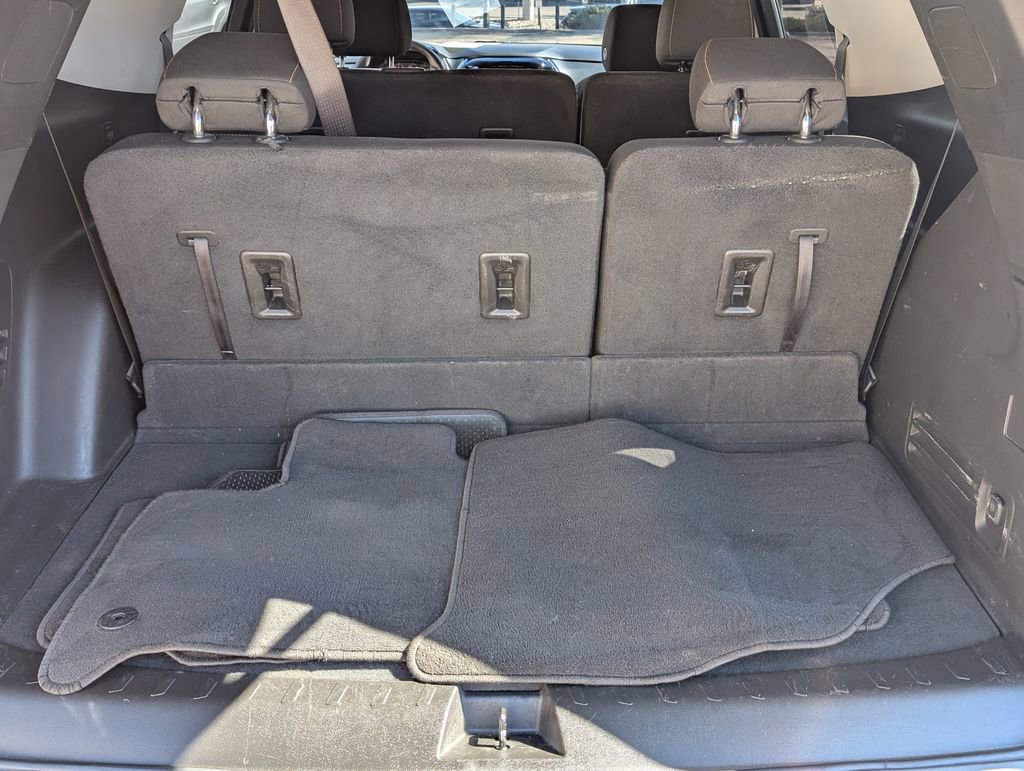 Used 2021 Chevrolet Traverse LS image 28