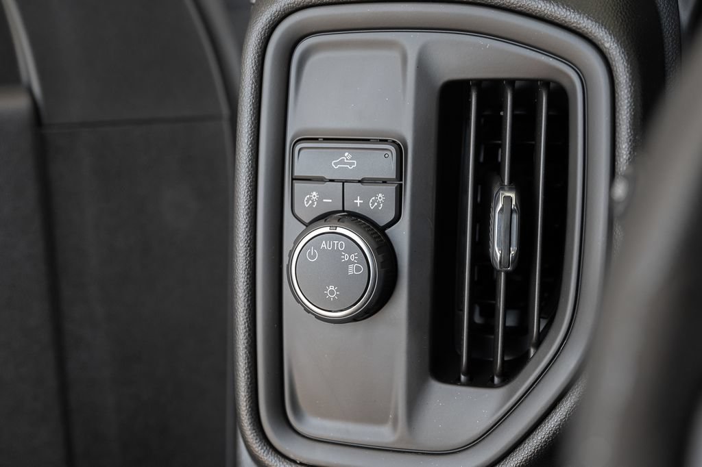 Used 2022 Chevrolet Silverado 1500 Custom RWD image 28