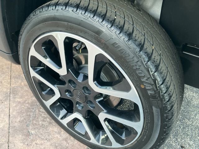 Used 2021 Jeep Compass Limited w/ Sun and Sound Group image 30