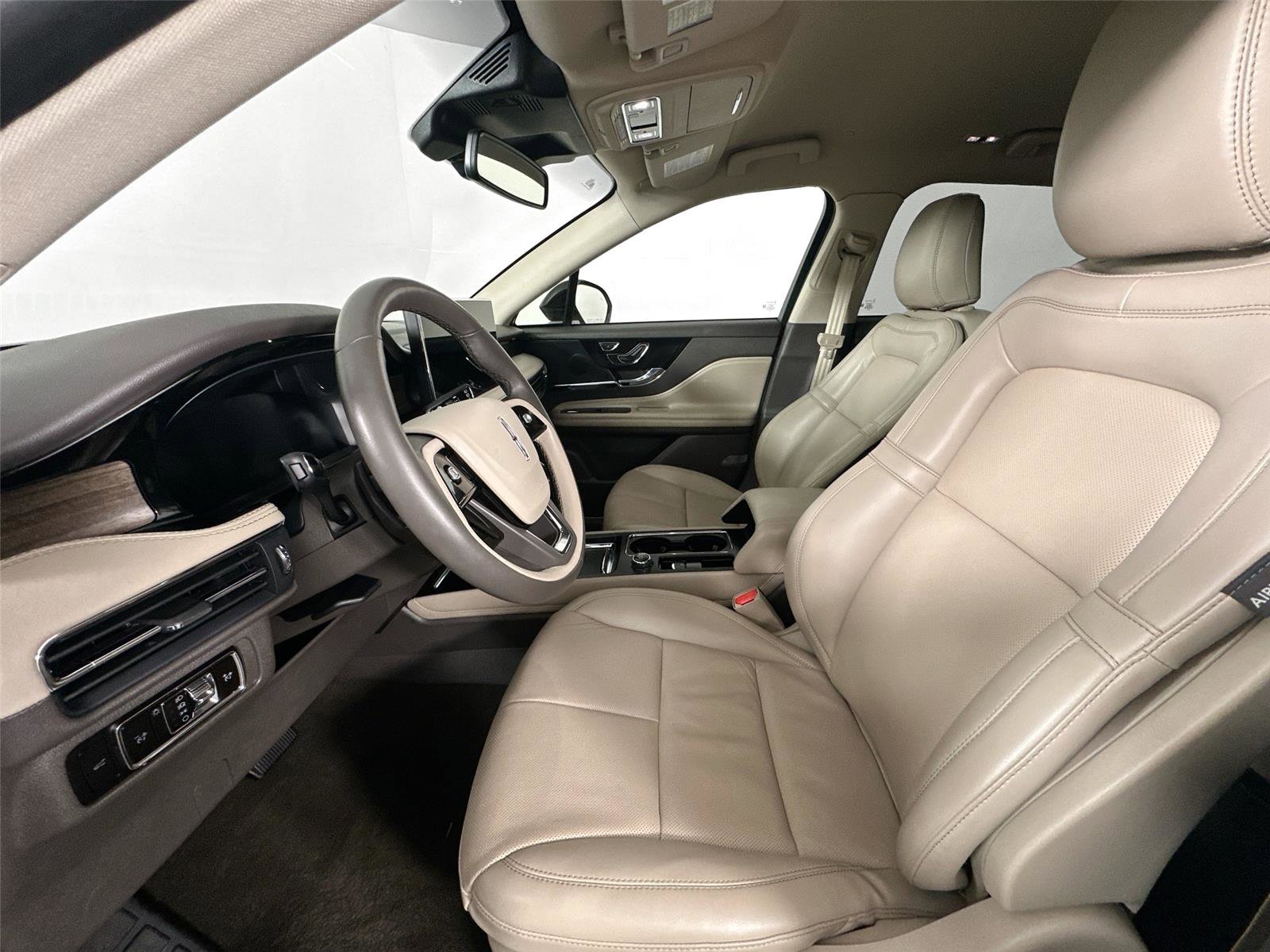 Used 2023 Lincoln Corsair Reserve image 11