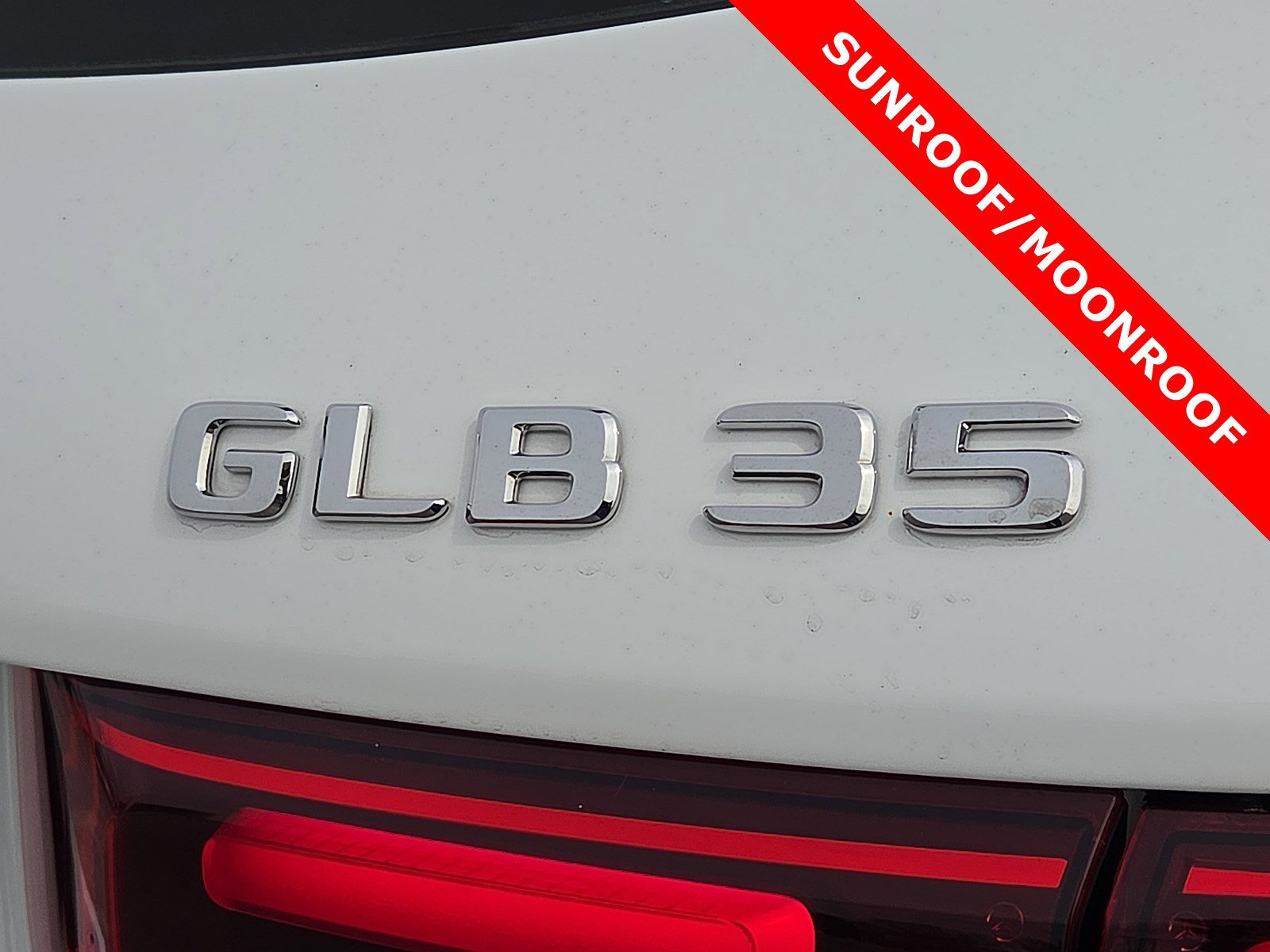 Used 2025 Mercedes-Benz GLB 35 AMG 4MATIC image 8