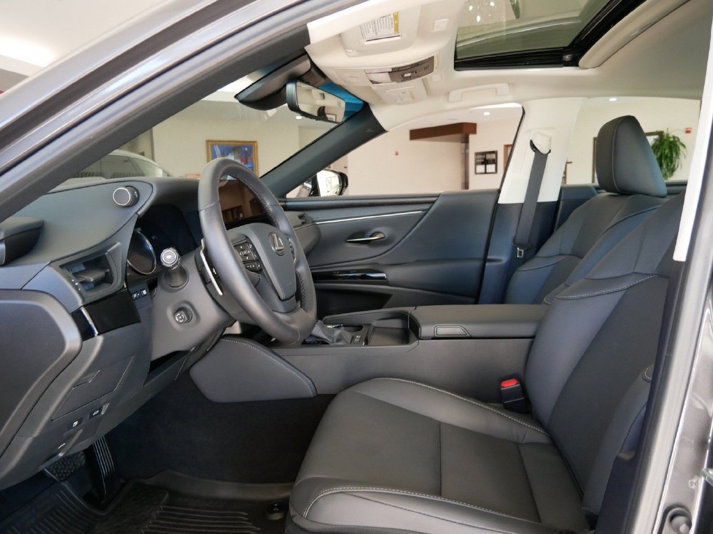Certified 2025 Lexus ES 300h w/ Premium Package FWD image 9