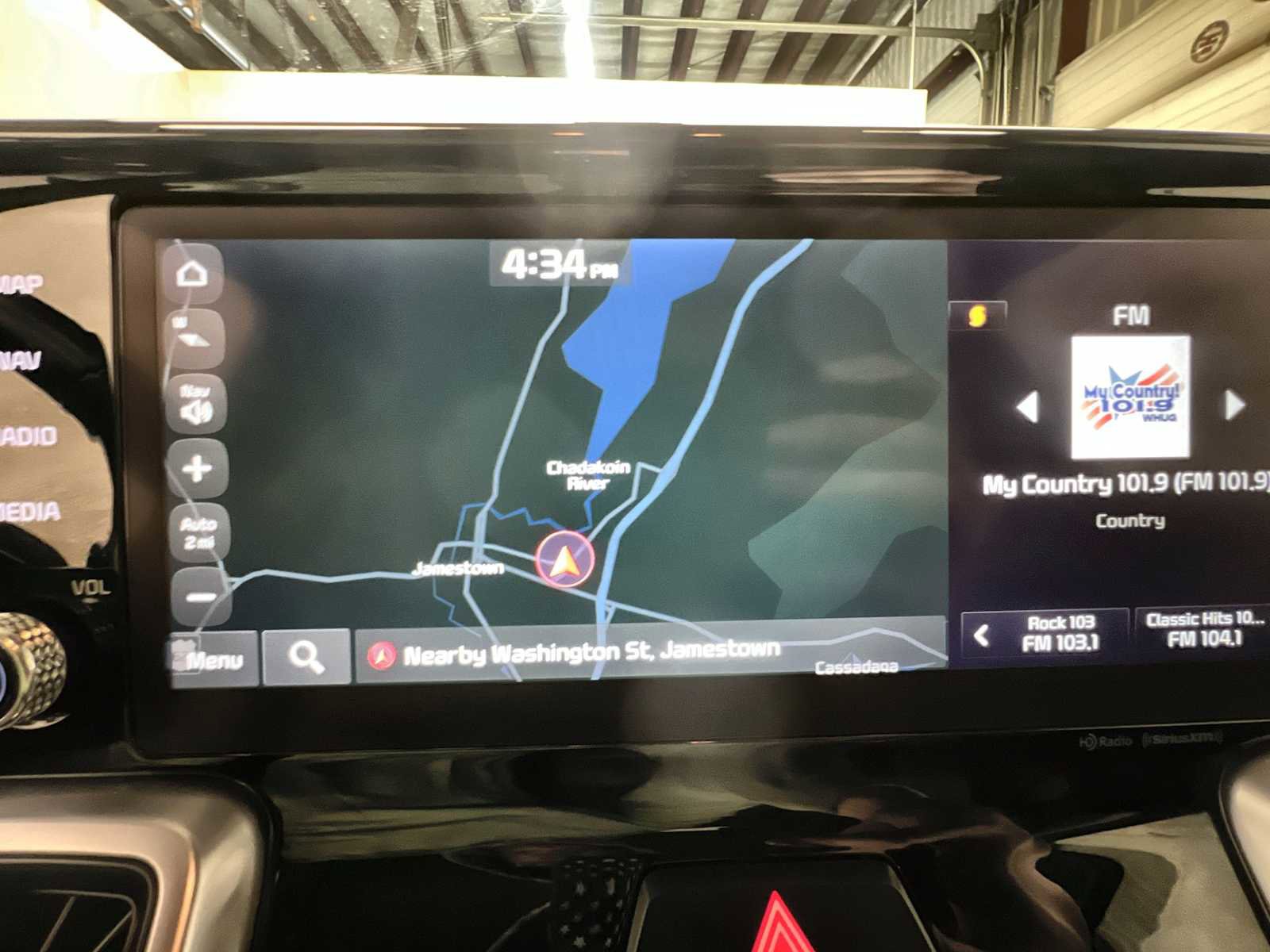 Used 2023 Kia Sorento EX image 19