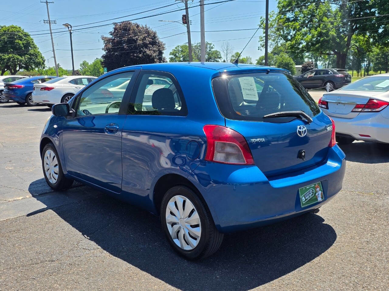 Used 2008 Toyota Yaris 2-Door Hatchback FWD image 5