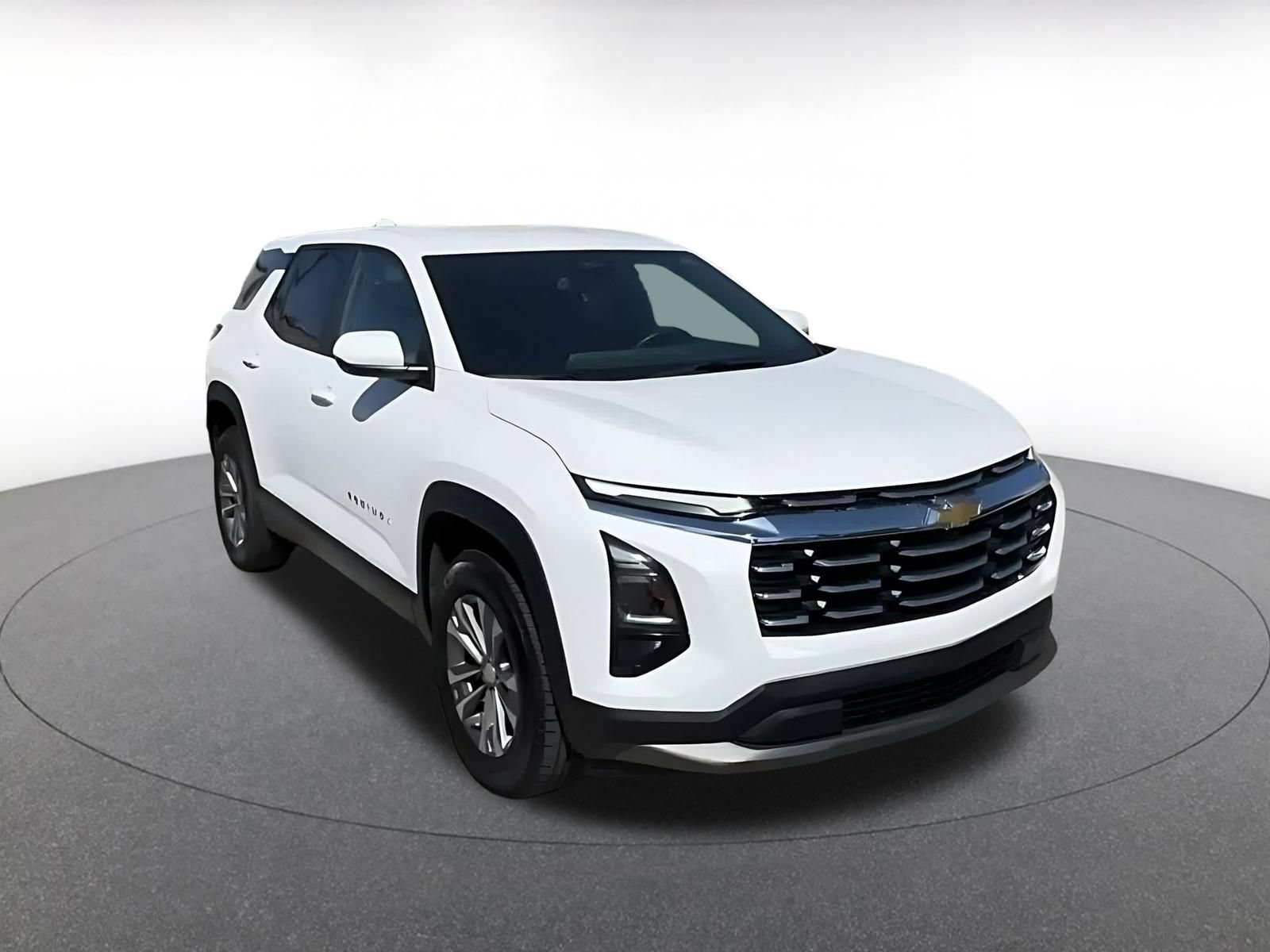 Used 2025 Chevrolet Equinox LT AWD/4WD image 3