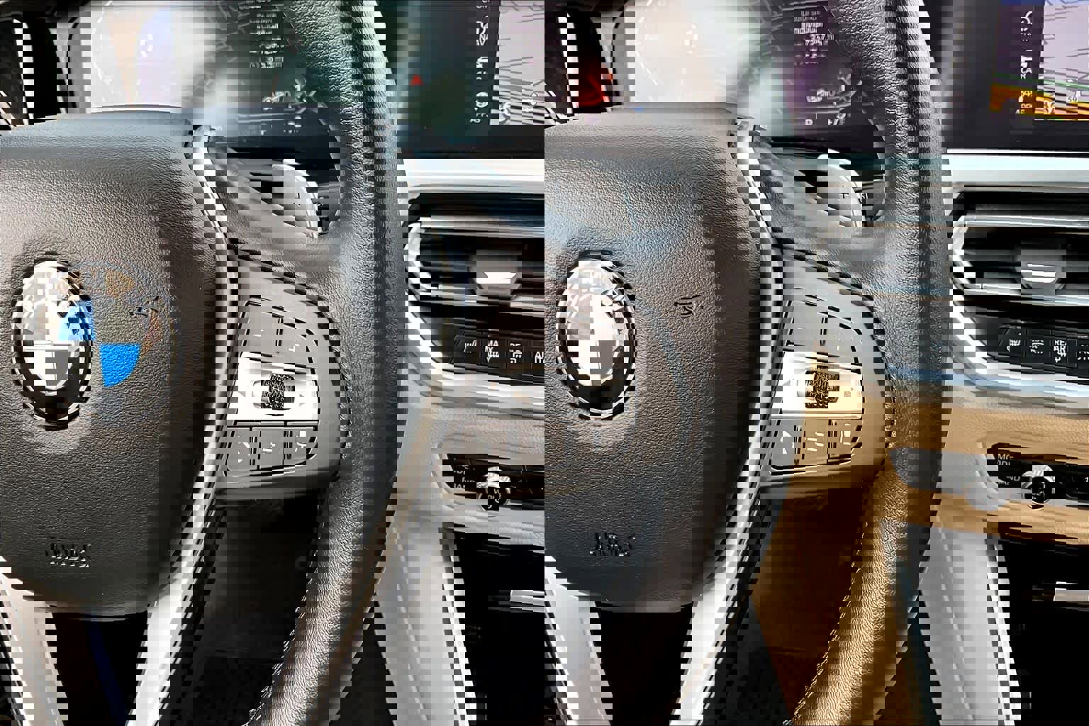 Used 2022 BMW 330i Sedan w/ Driving Assistance Package image 25