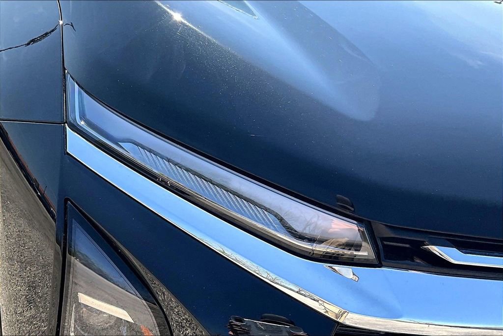Used 2025 Chevrolet Equinox LT AWD/4WD image 29