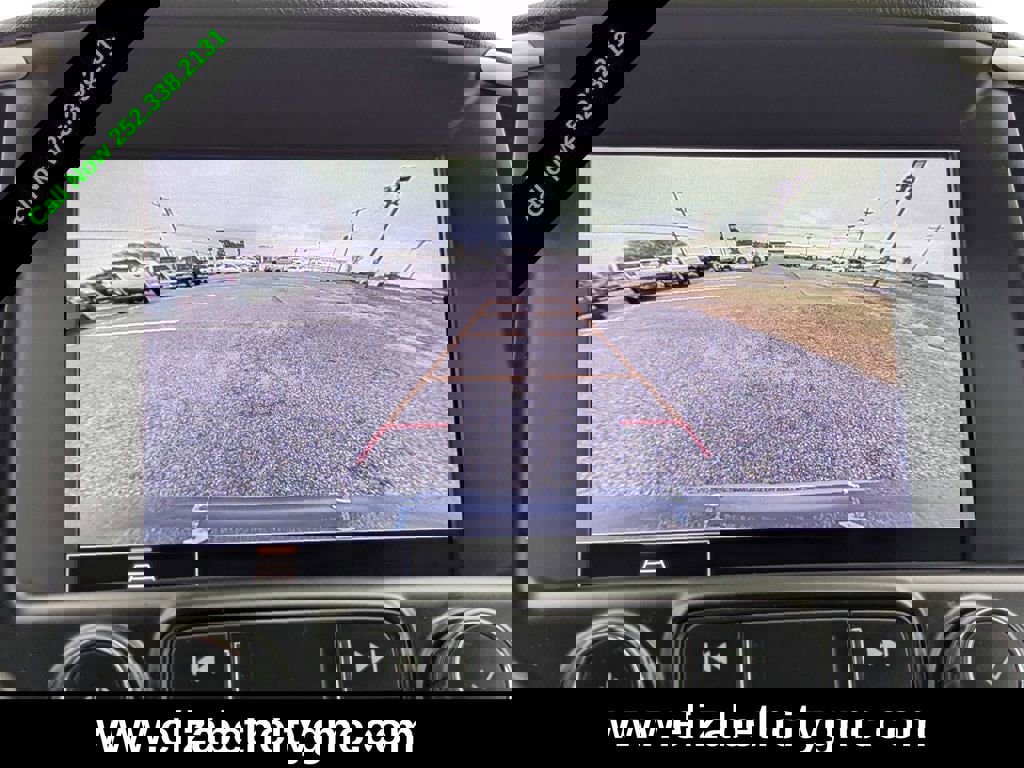 Used 2024 GMC Terrain SLT image 29