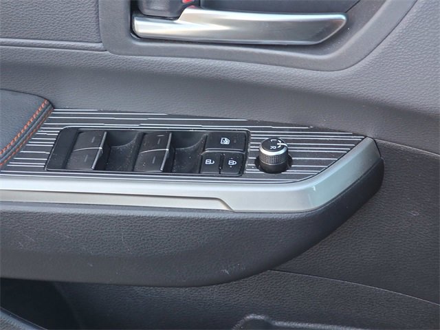 Used 2022 Toyota Sienna XSE image 32