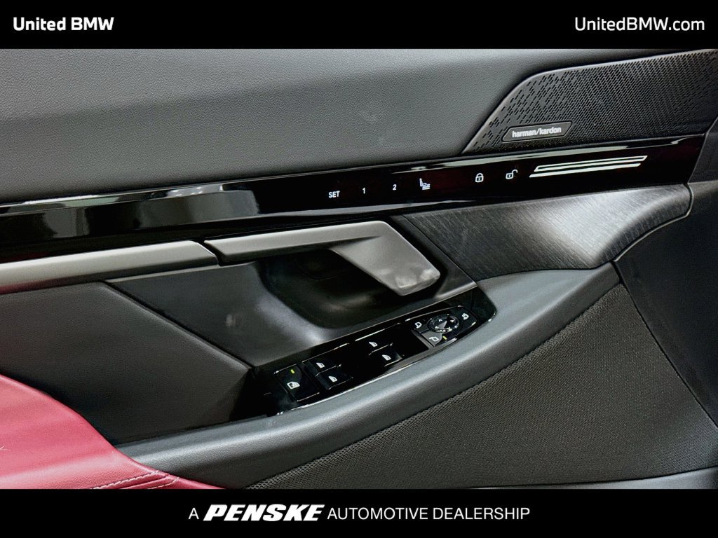 Used 2026 BMW 530i w/ M Sport Package RWD image 10