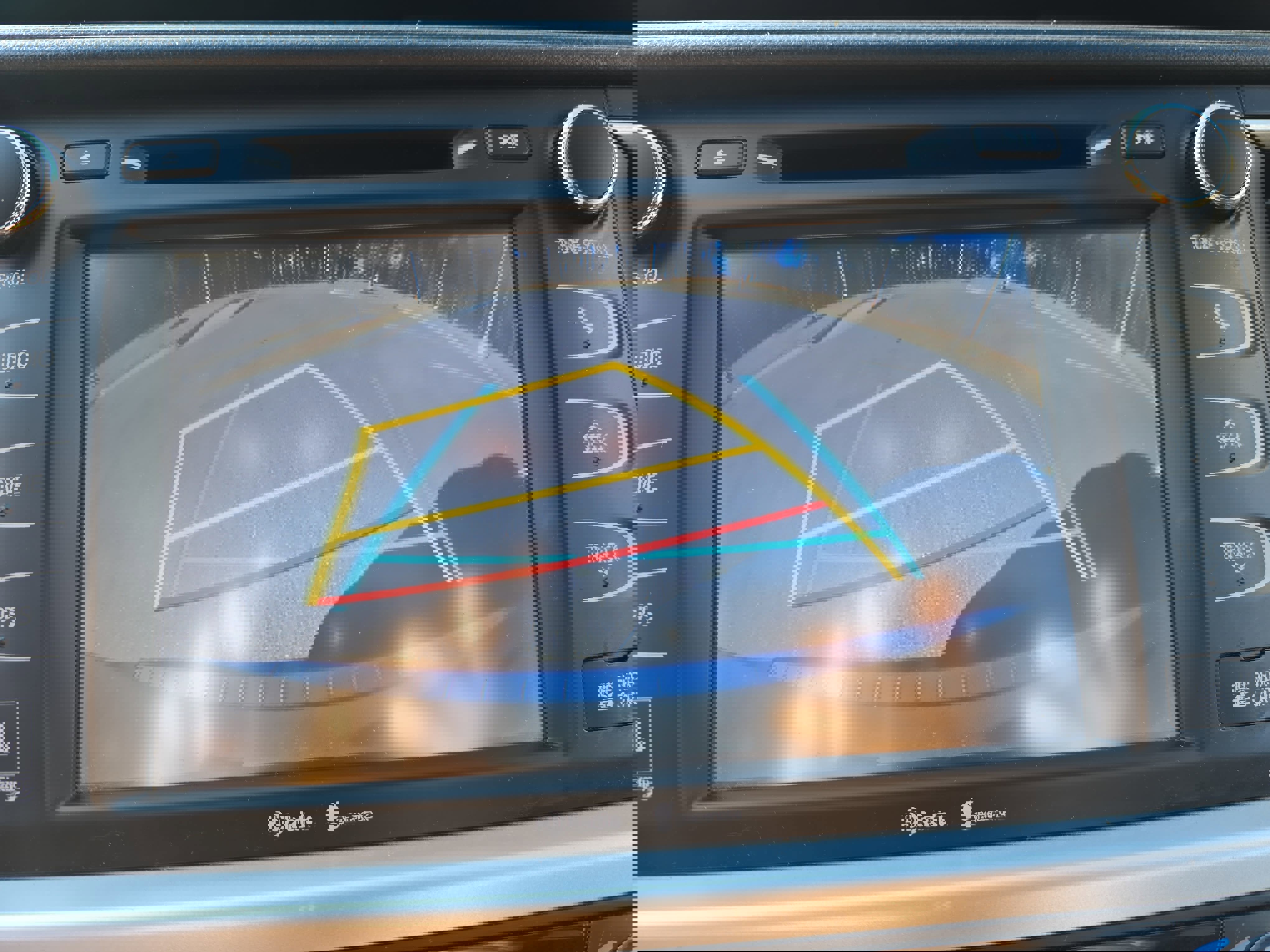 Used 2014 Toyota Highlander Limited image 25