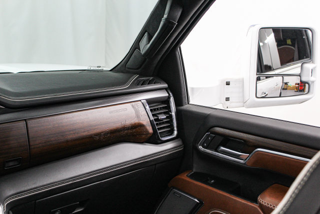 Used 2024 GMC Sierra 2500 Denali Ultimate AWD/4WD image 25