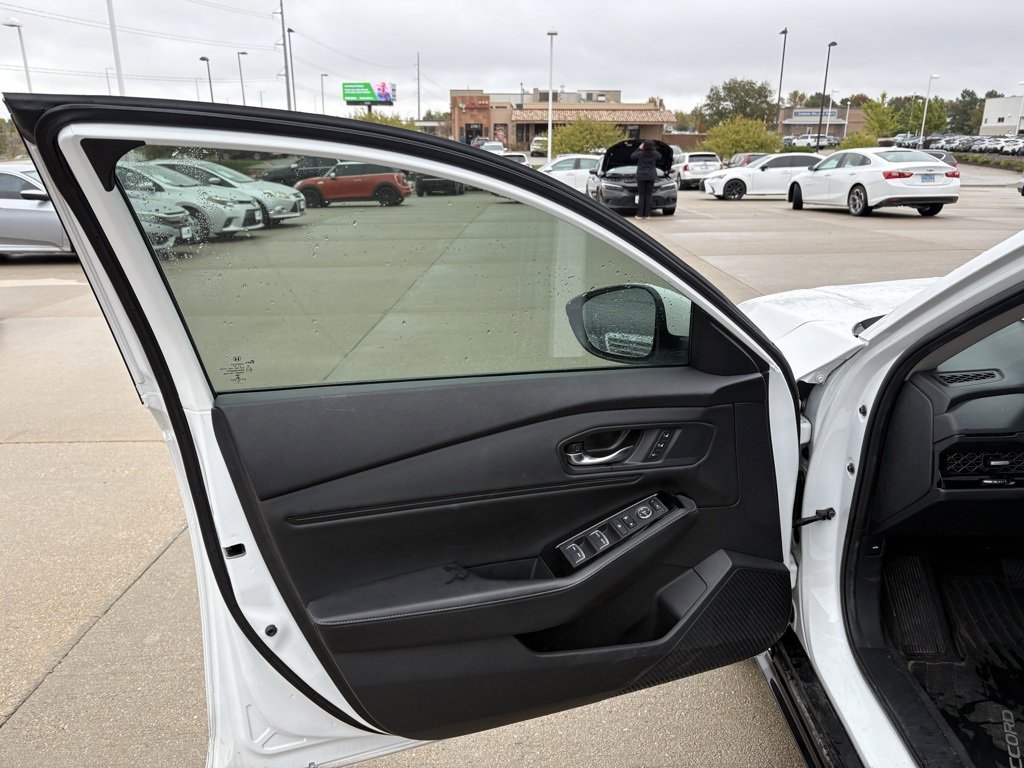 Certified 2023 Honda Accord Touring image 9