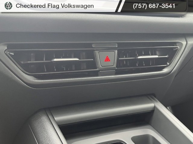 New 2025 Volkswagen Tiguan SE image 42