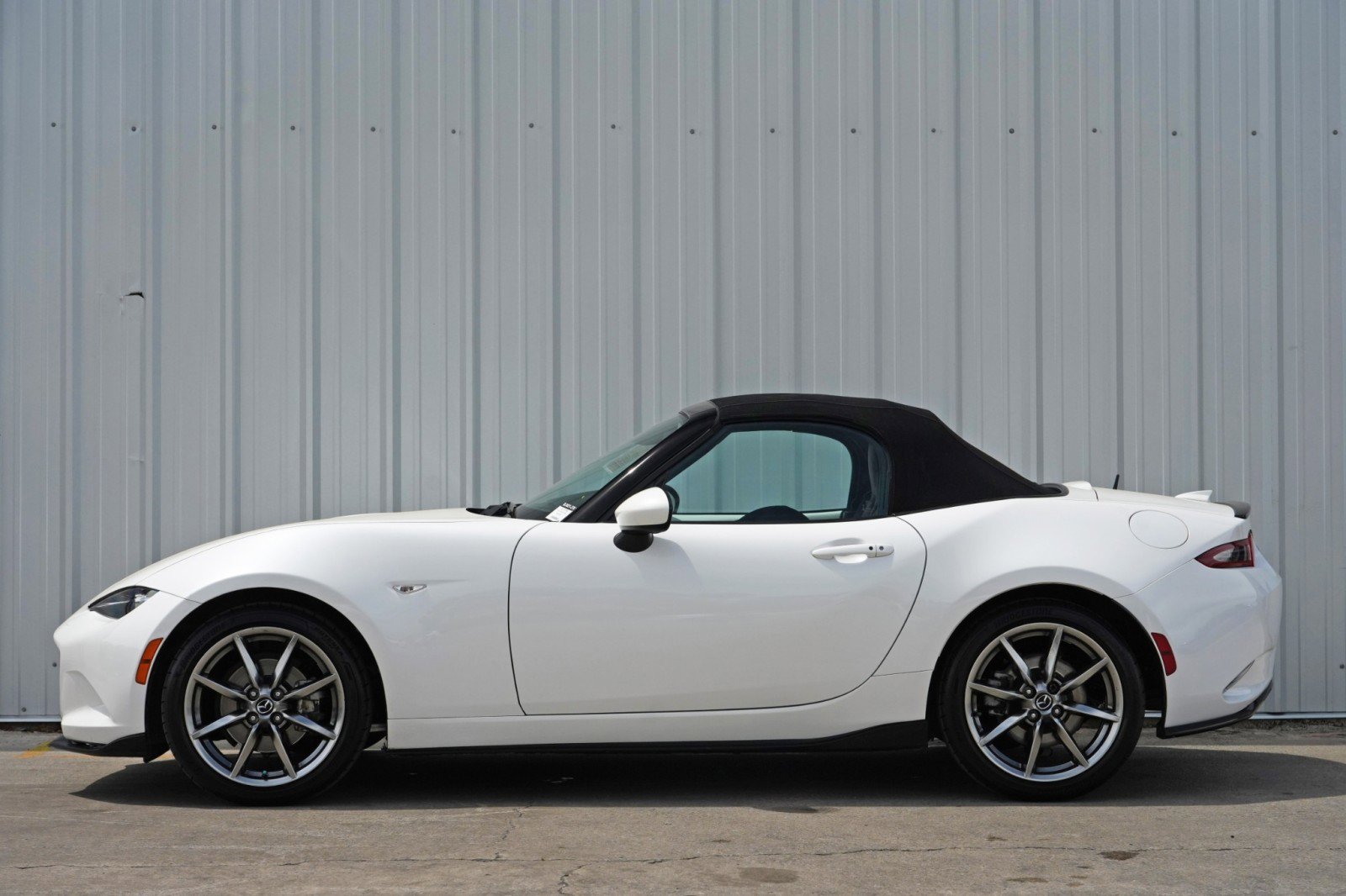 Used 2022 MAZDA MX-5 Miata Grand Touring w/ Appearance Package image 8