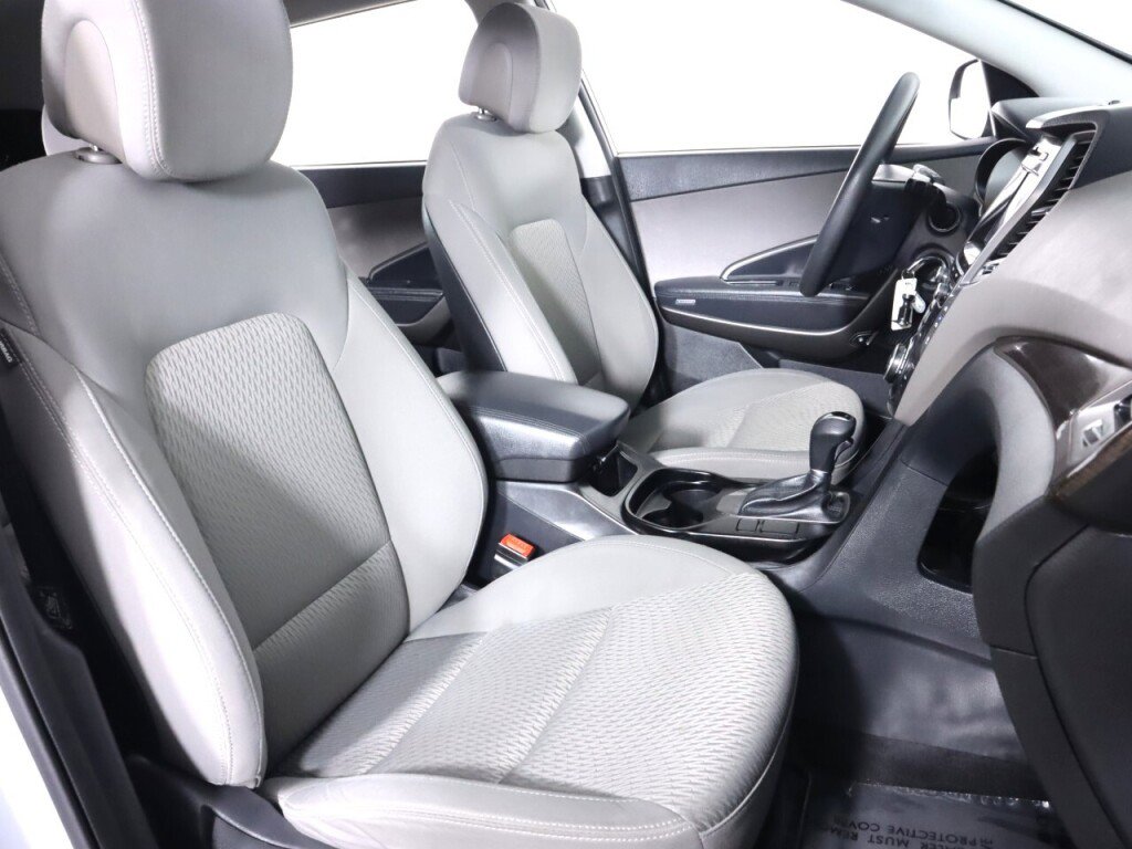 Used 2019 Hyundai Santa Fe XL SE image 44