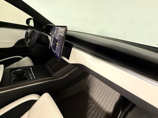 Used 2026 Tesla Model S Plaid AWD/4WD image 45
