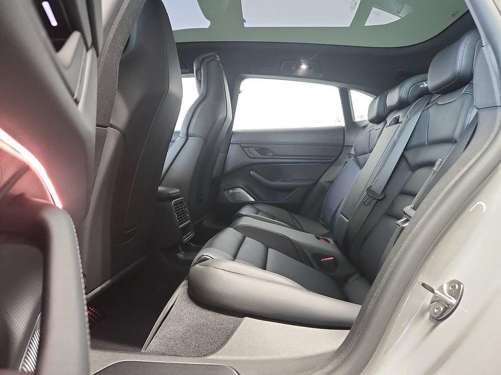 New 2026 Porsche Taycan 4S AWD/4WD image 11