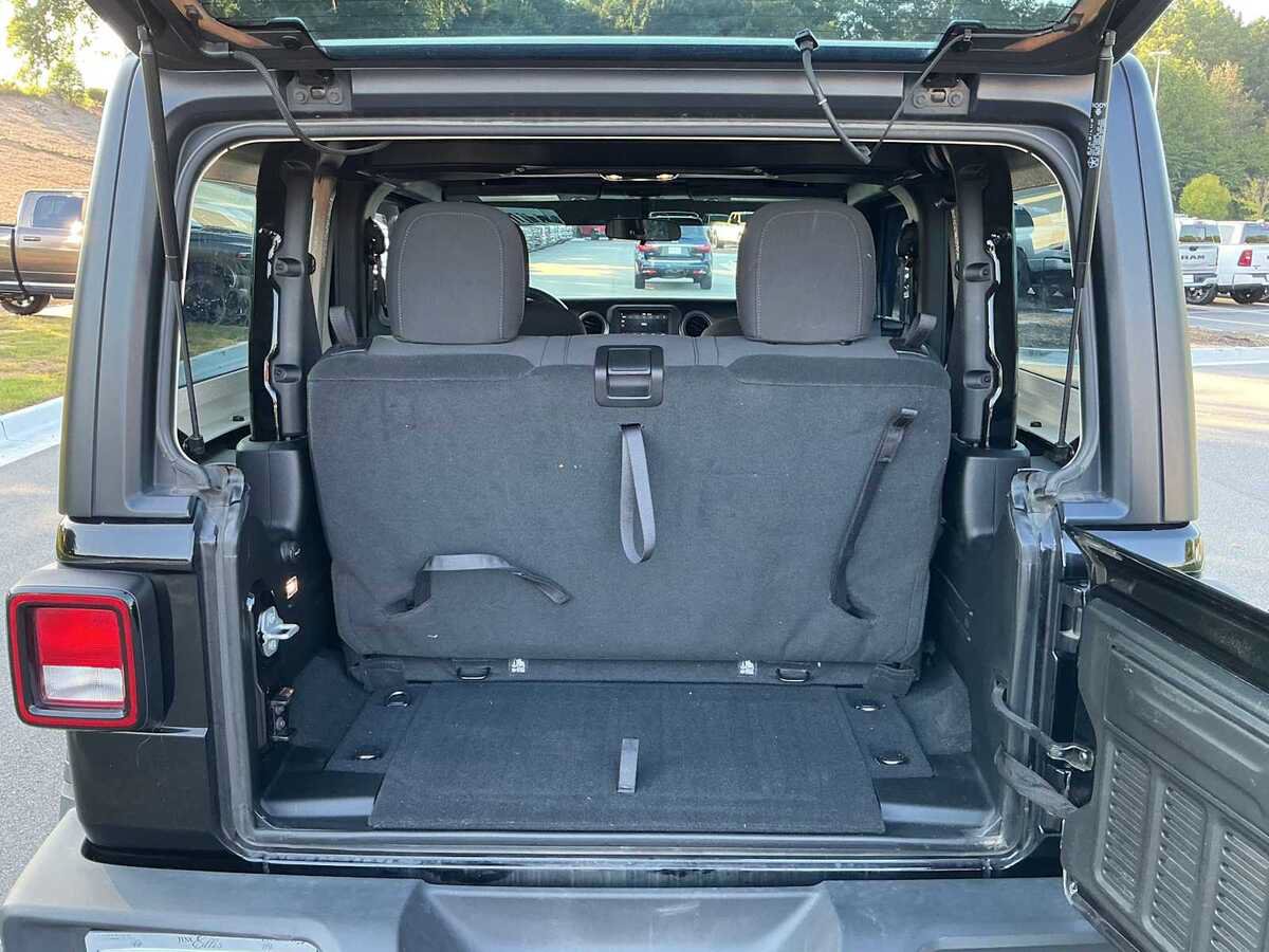 Used 2022 Jeep Wrangler Sport AWD/4WD image 25