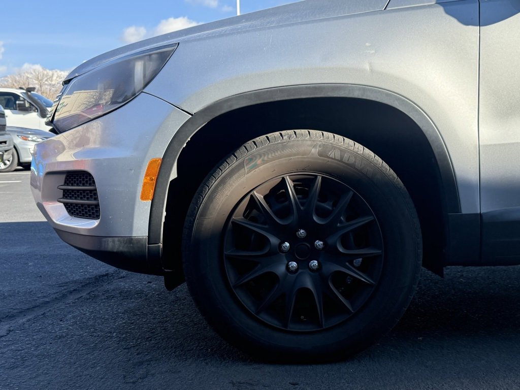 Used 2013 Volkswagen Tiguan S image 30