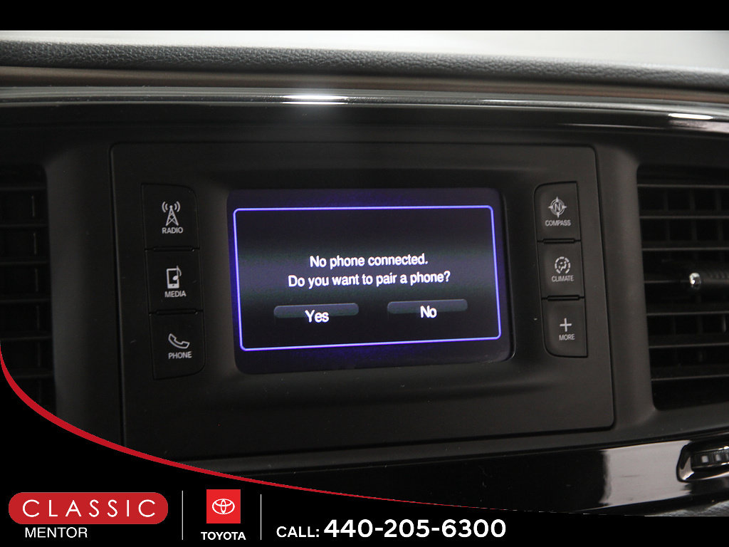 Used 2017 Chrysler Pacifica LX FWD image 11