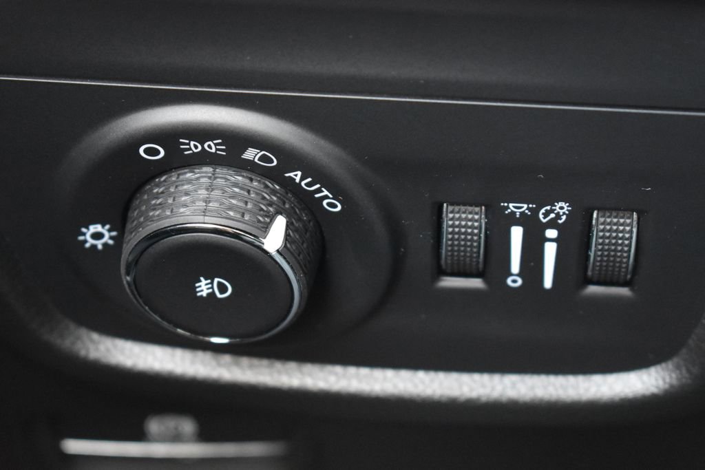 Used 2025 Jeep Grand Cherokee Summit w/ Adv Protech Group IV image 17