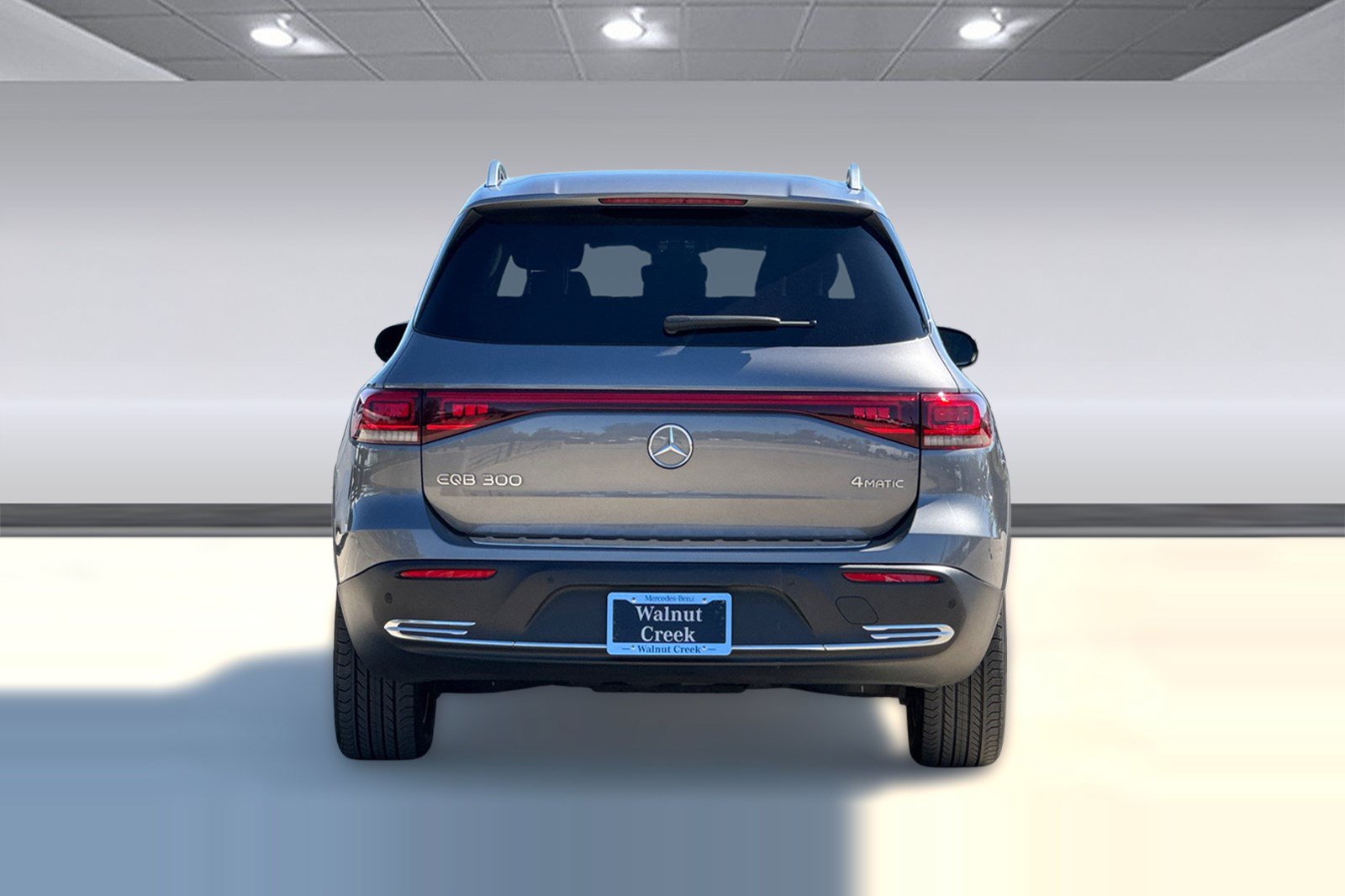 Used 2023 Mercedes-Benz EQB 300 4MATIC image 9