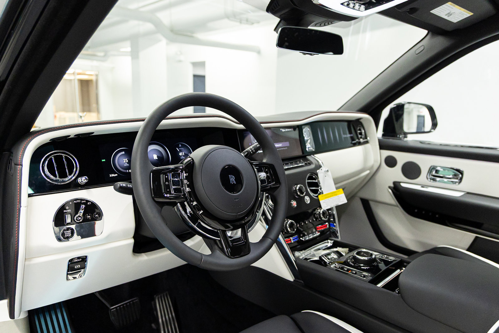 New 2026 Rolls-Royce Cullinan AWD/4WD image 34