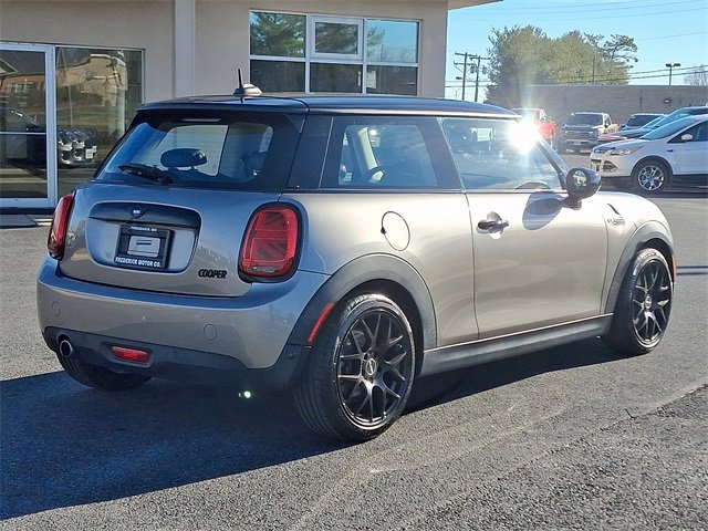 Used 2020 MINI Cooper 2-Door Hardtop image 6