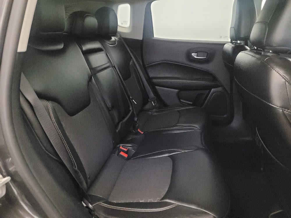 Used 2018 Jeep Compass Latitude w/ Cold Weather Group AWD/4WD image 19