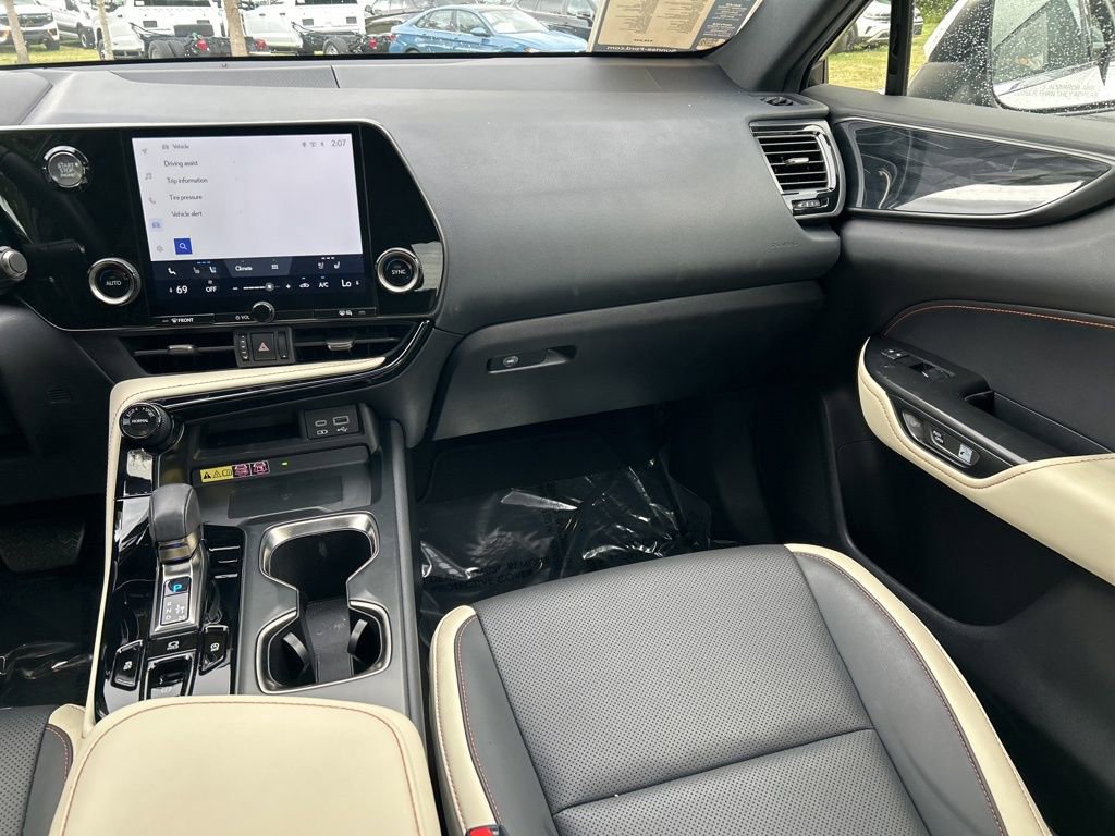 Used 2022 Lexus NX 250 FWD image 12