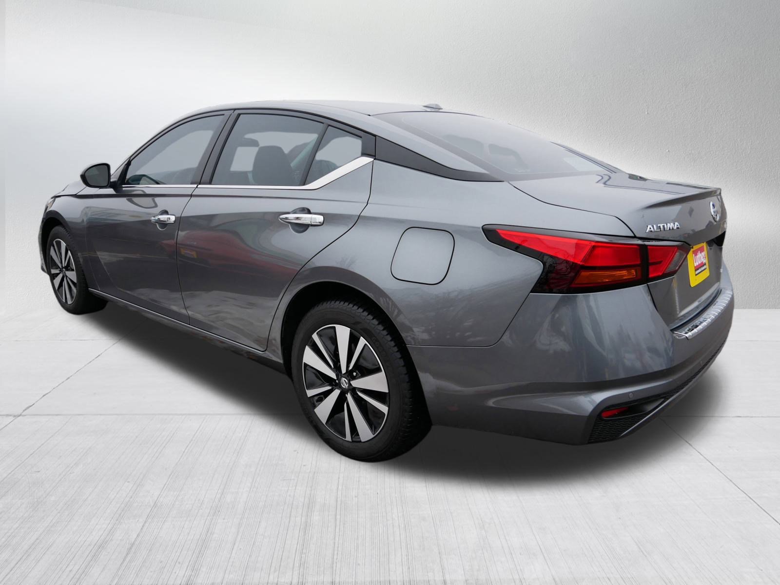 Used 2022 Nissan Altima 2.5 SV image 5