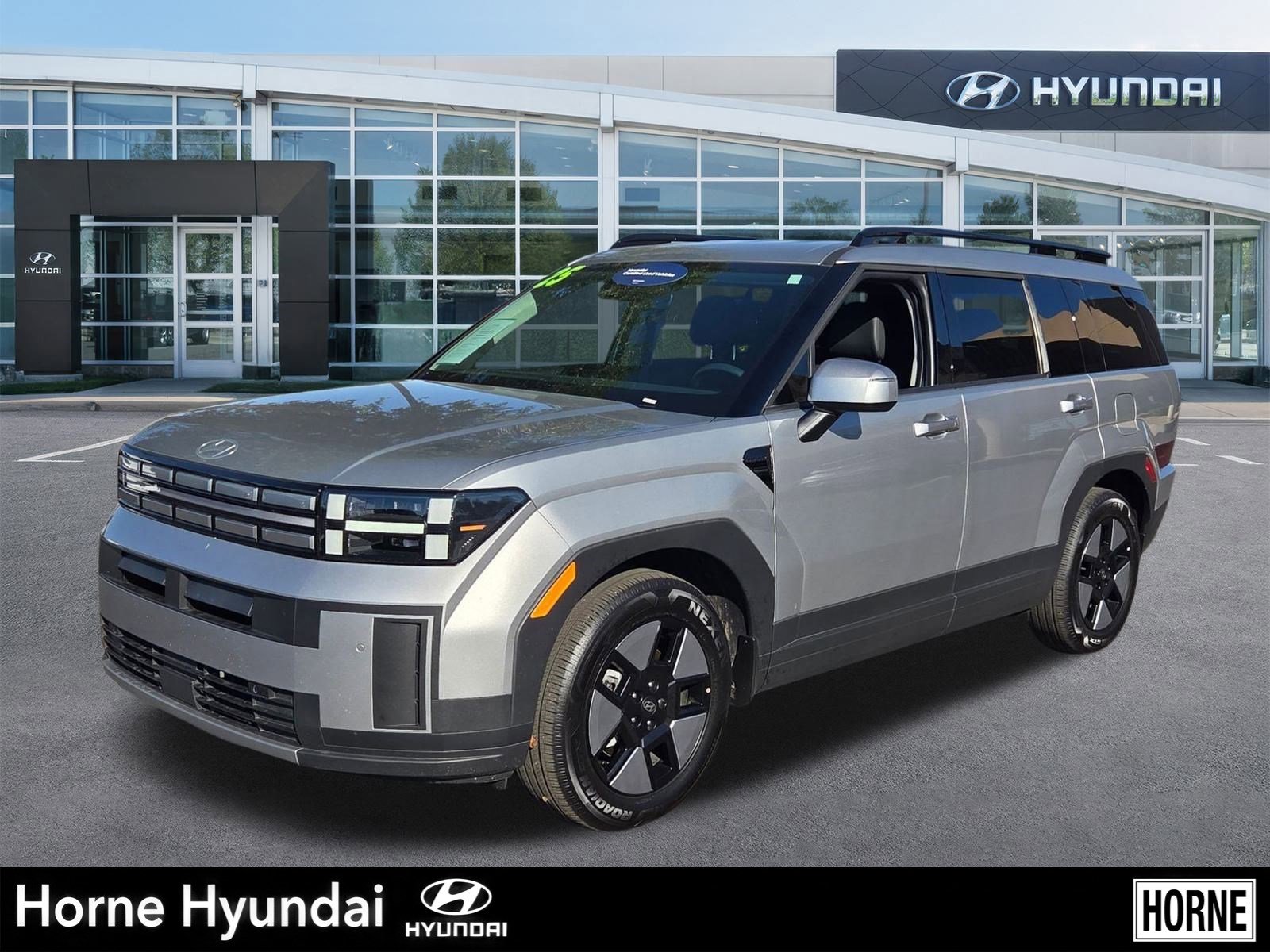 Used 2025 Hyundai Santa Fe SEL image 1