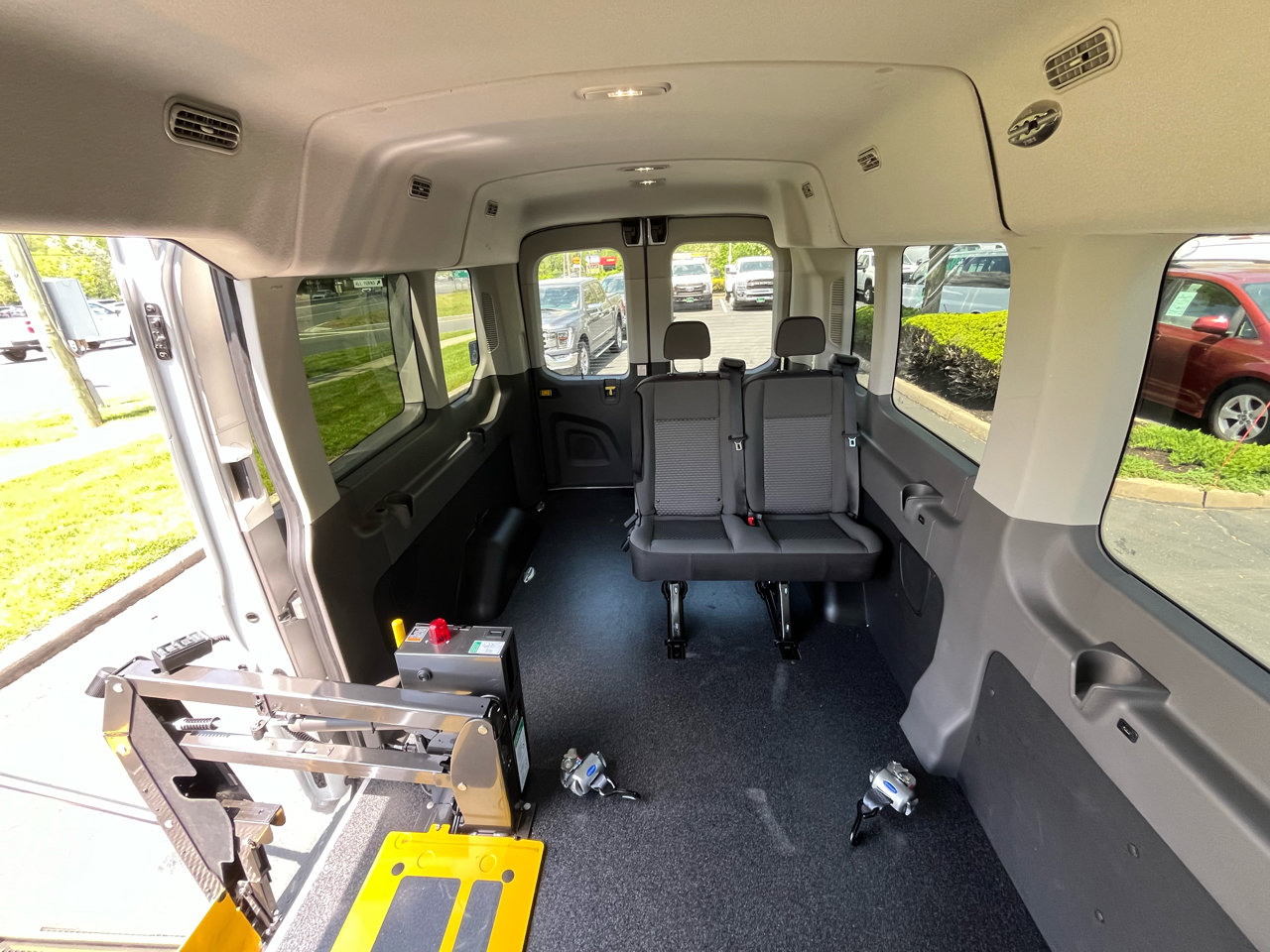 Used 2024 Ford Transit 350 XLT image 39