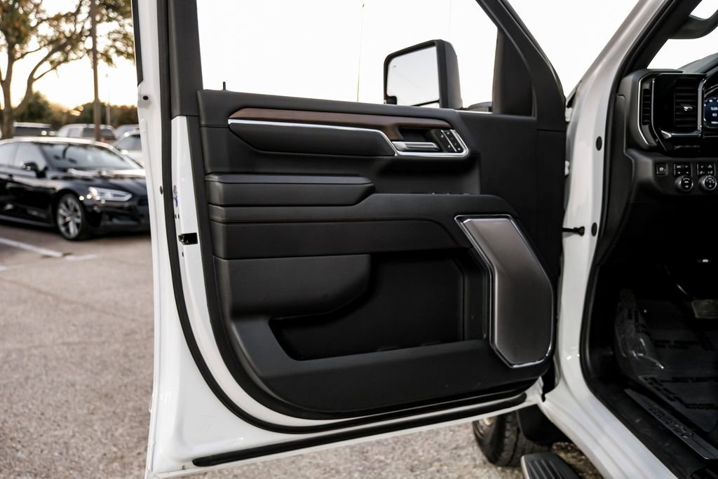 Used 2024 Chevrolet Silverado 3500 High Country w/ High Country Premium Package AWD/4WD image 36