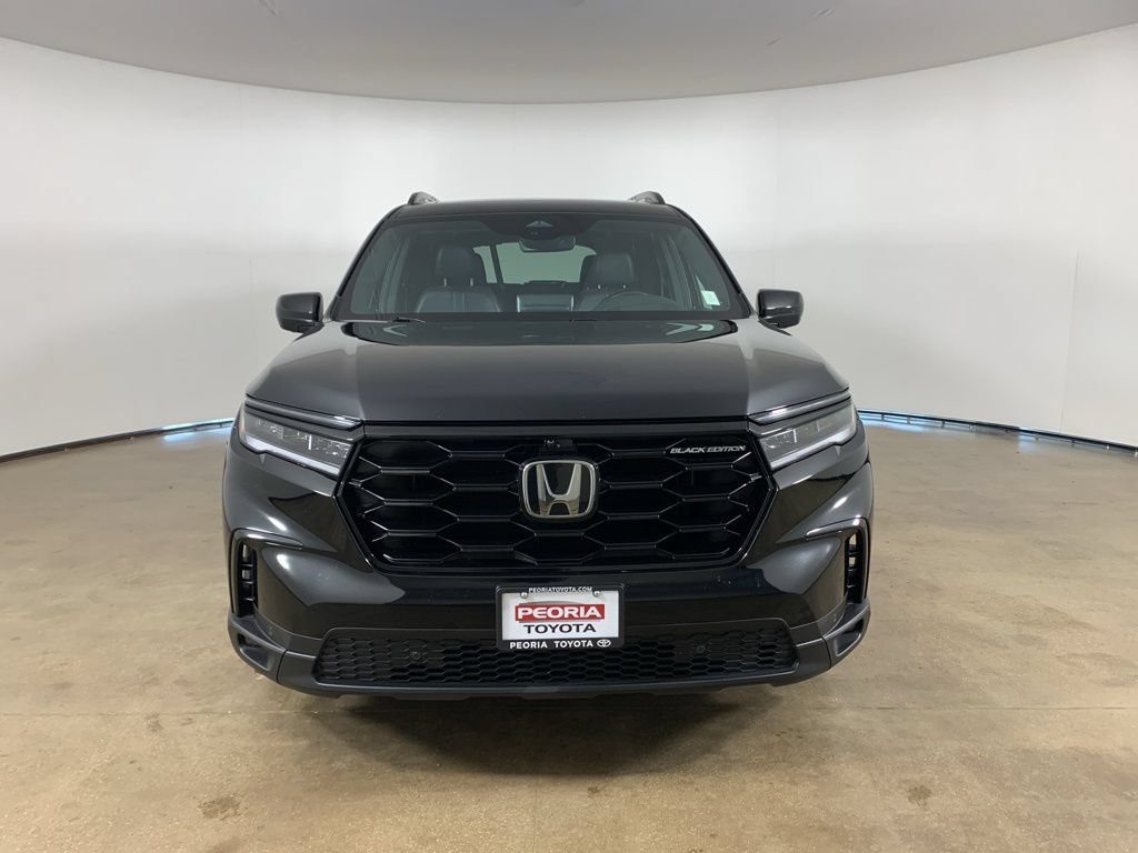 Used 2025 Honda Pilot Black Edition image 3