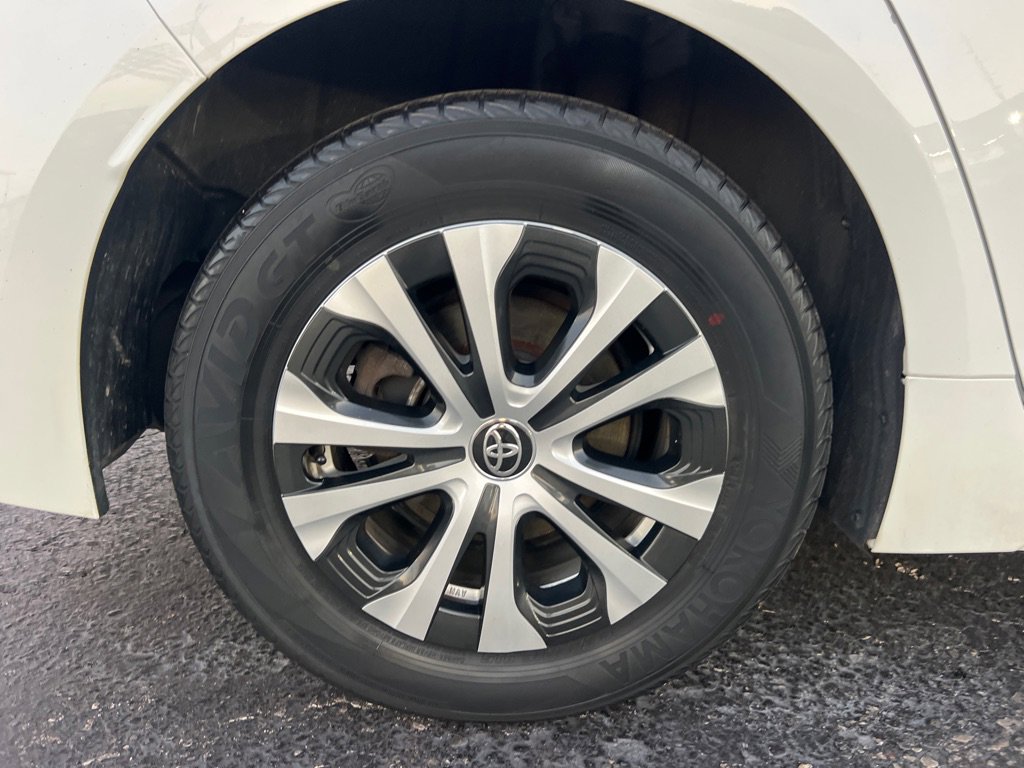 Used 2021 Toyota Corolla LE image 36