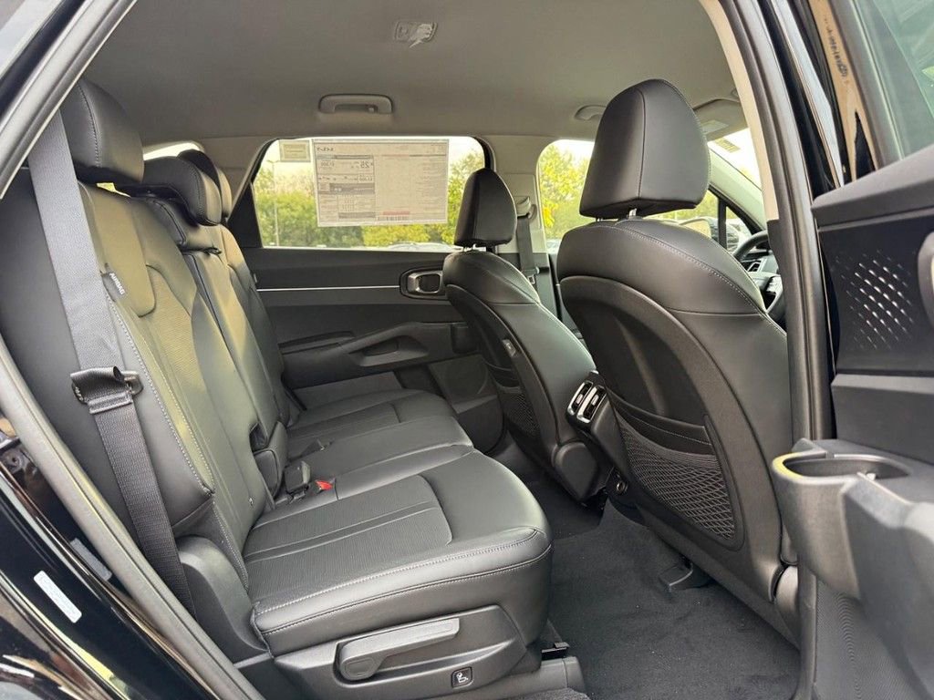 New 2026 Kia Sorento S image 7
