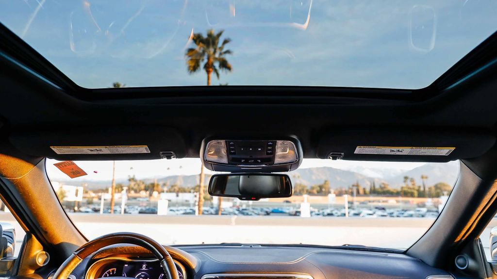 Used 2015 Jeep Grand Cherokee Overland image 19