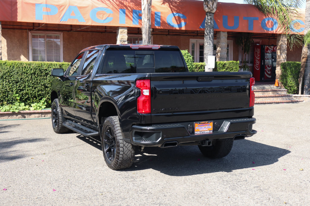 Used 2020 Chevrolet Silverado 1500 LT Trail Boss w/ Midnight Edition AWD/4WD image 6