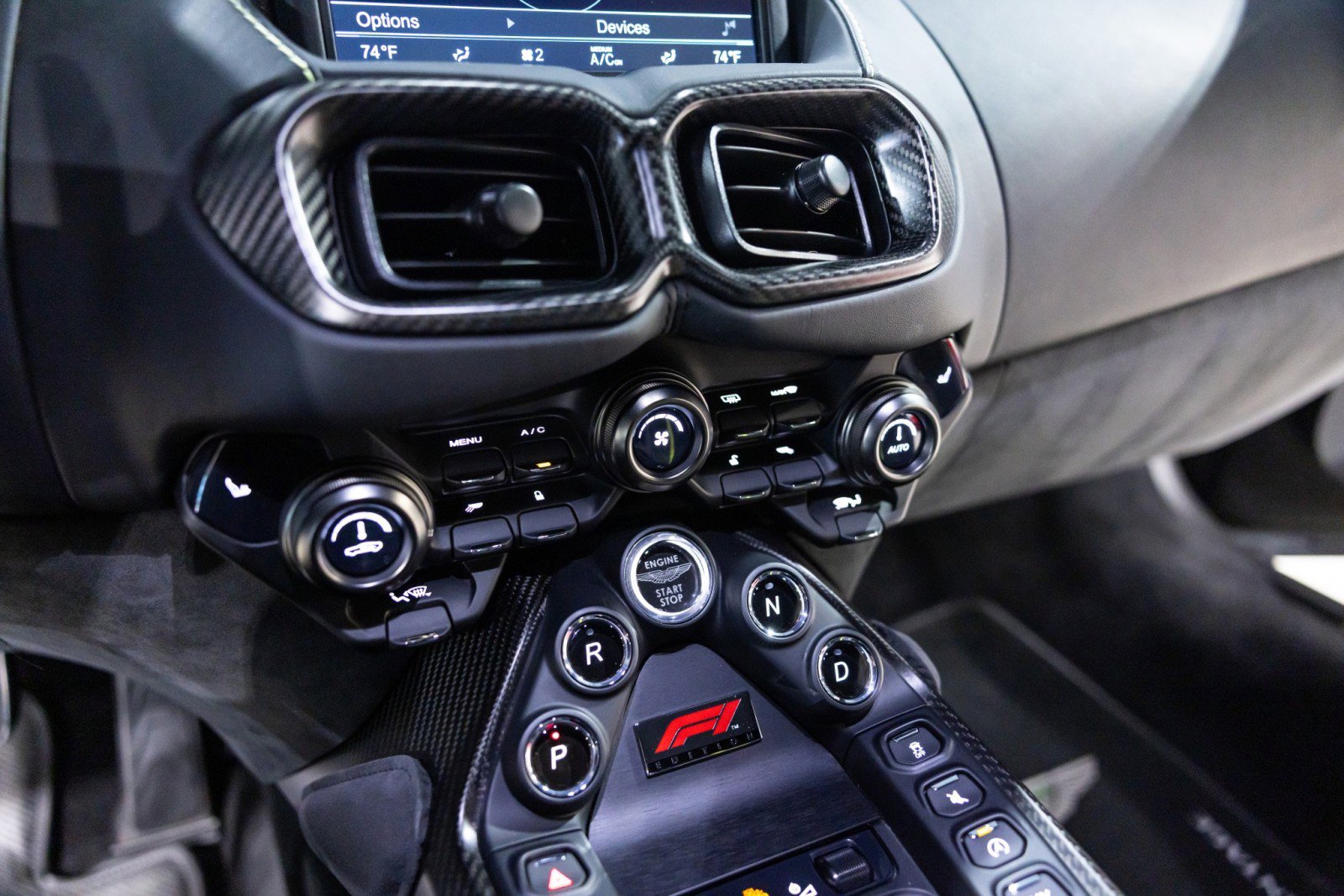 Used 2022 Aston Martin V8 Vantage Coupe RWD image 46
