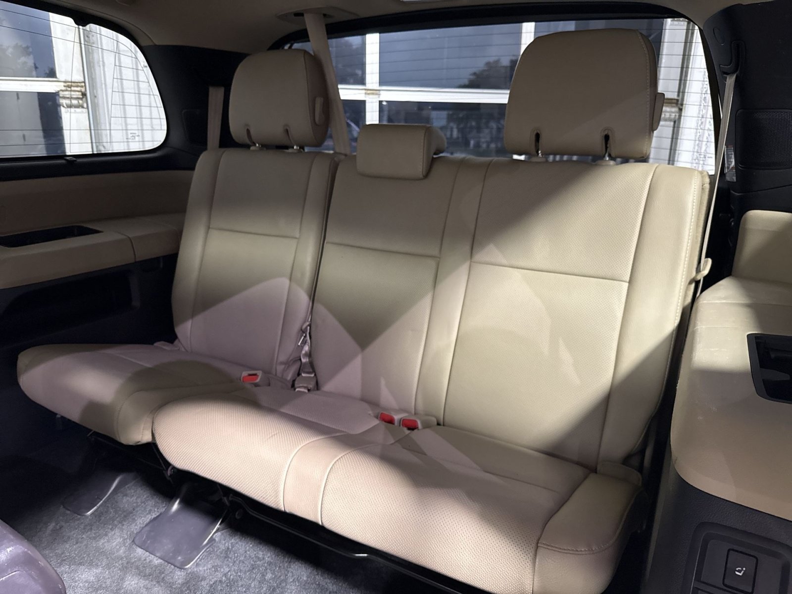 Used 2018 Toyota Sequoia Platinum RWD image 35