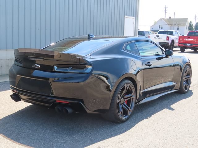 Used 2018 Chevrolet Camaro SS RWD image 3
