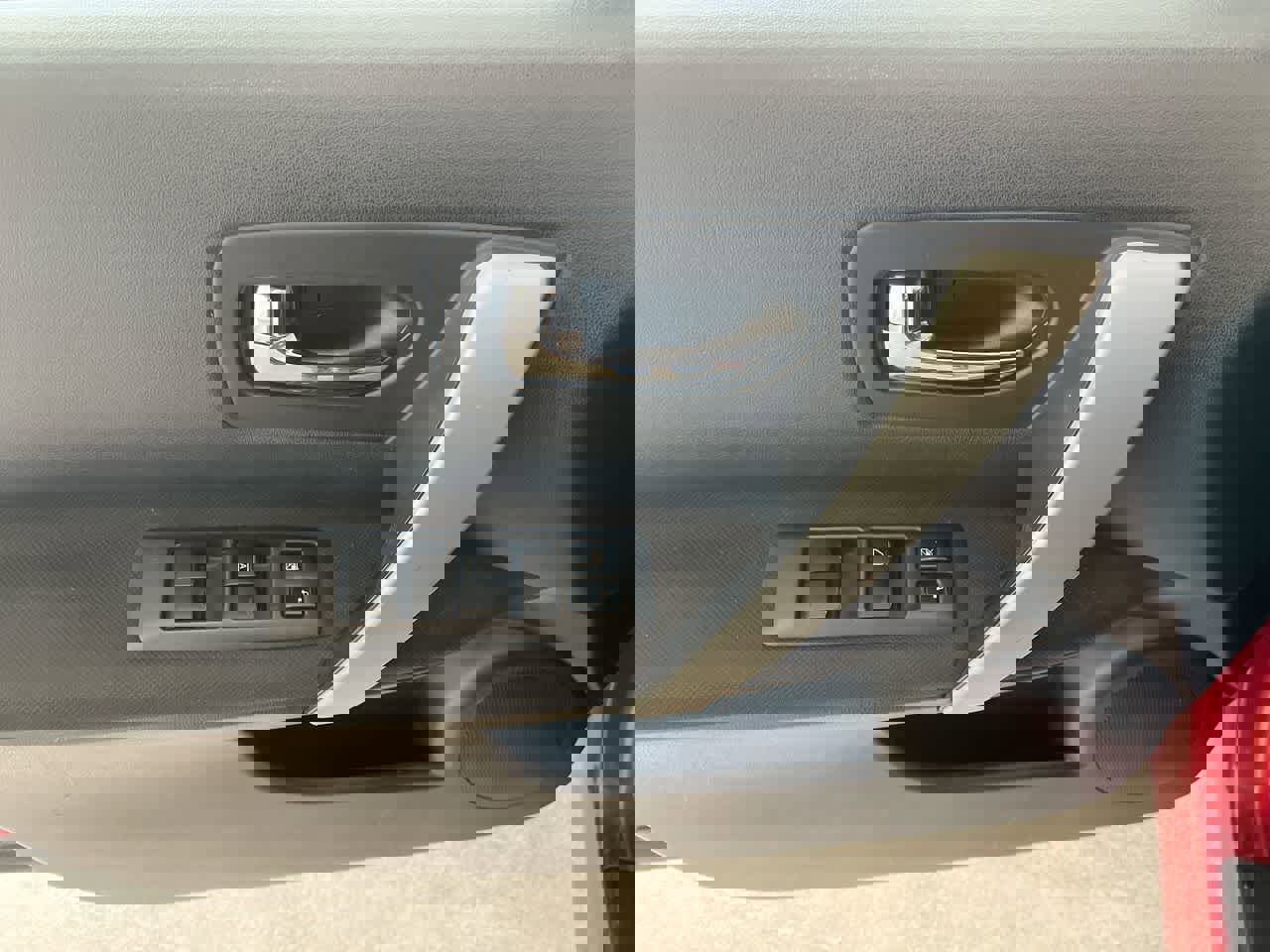 Used 2014 Nissan Rogue S w/ Convenience Package image 13