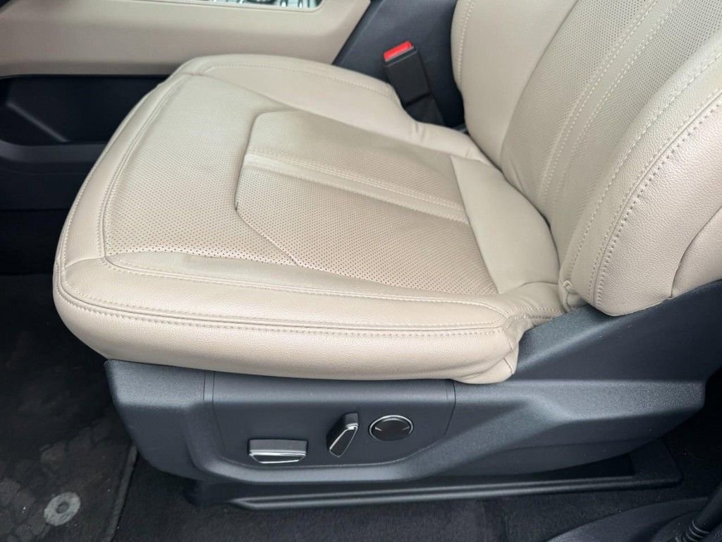 Used 2024 Ford Expedition Limited AWD/4WD image 17