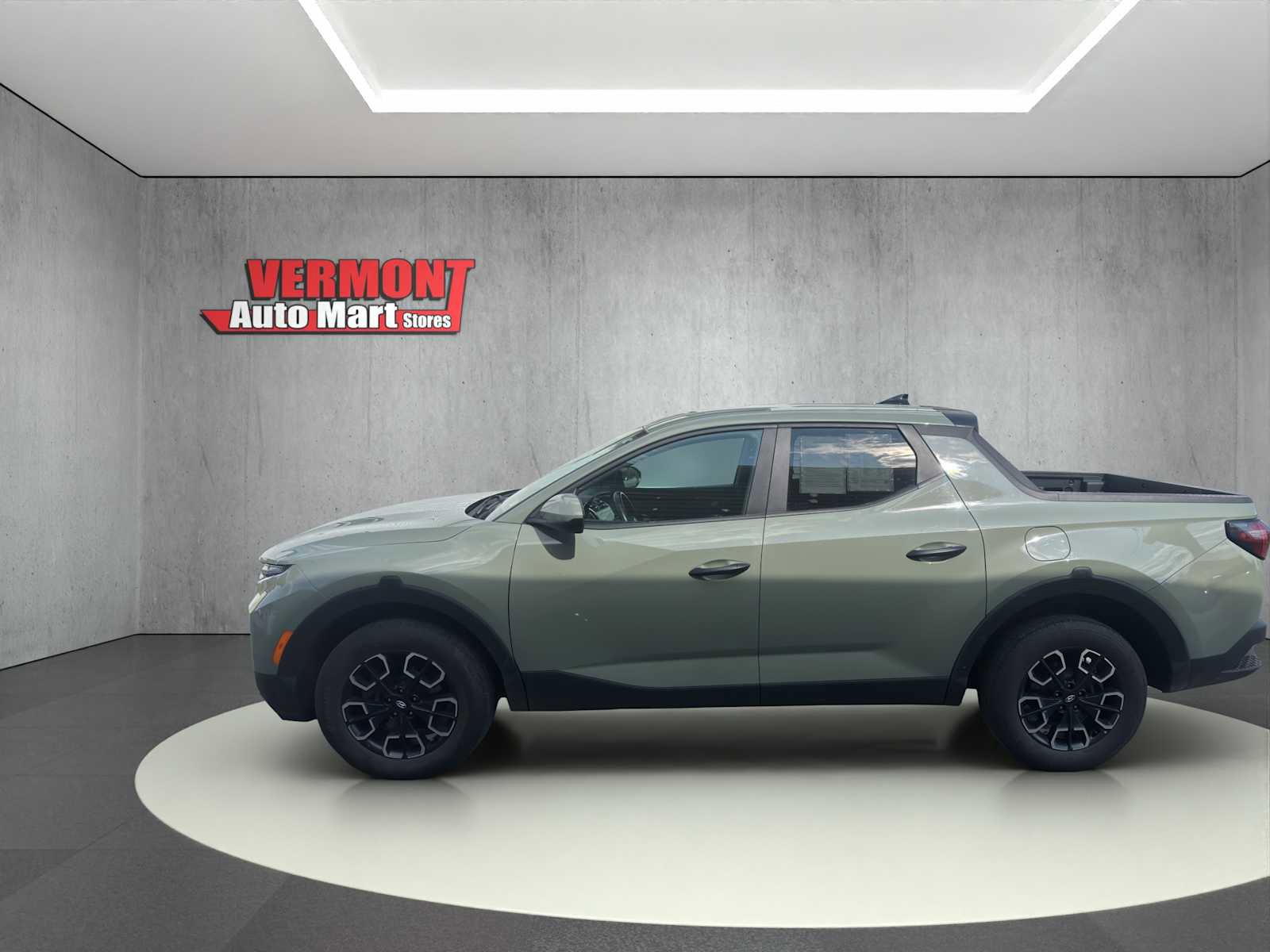 Used 2023 Hyundai Santa Cruz SE image 4