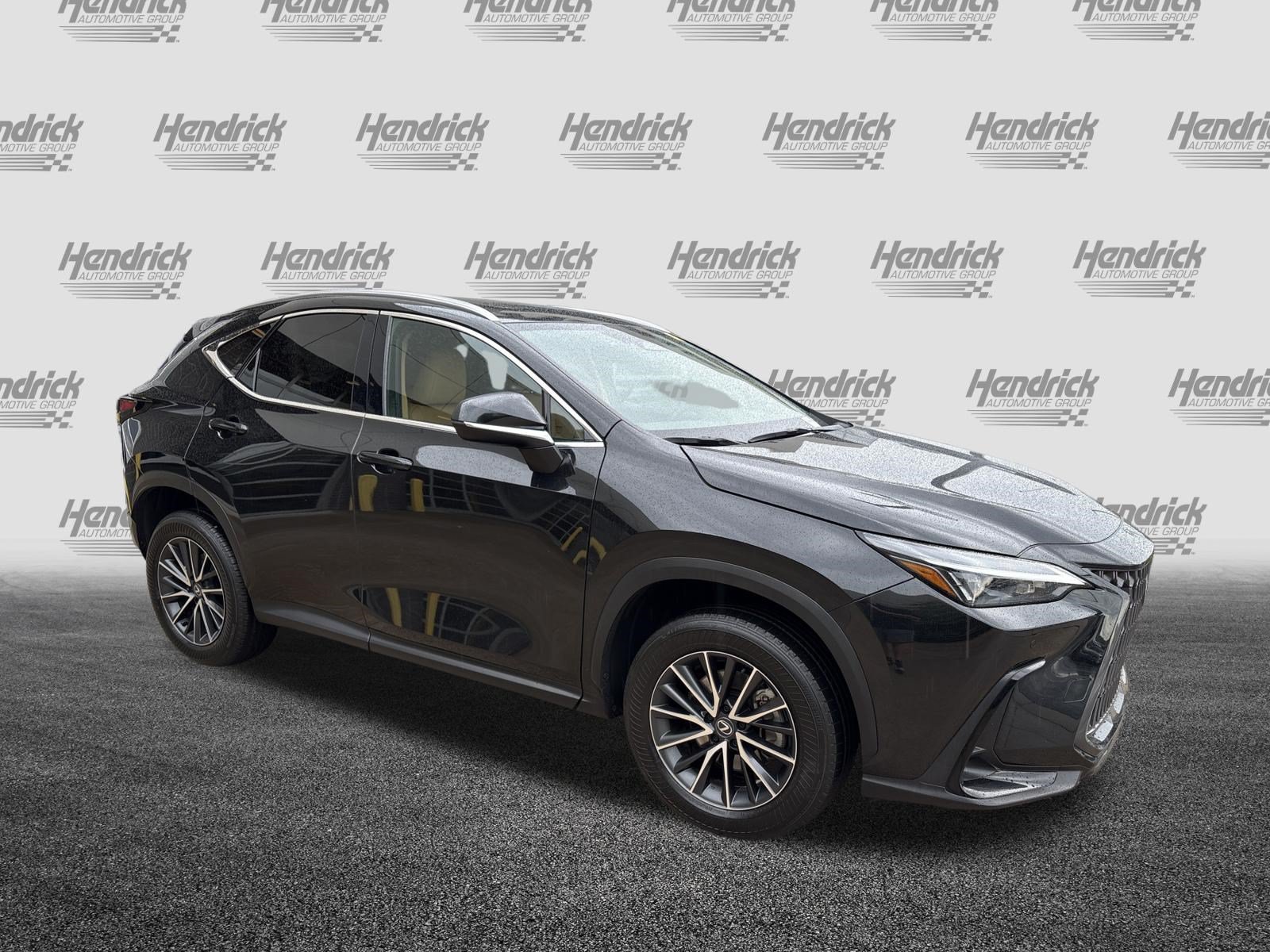 Used 2024 Lexus NX 250 FWD w/ Towing Package (2000 Lbs) image 2